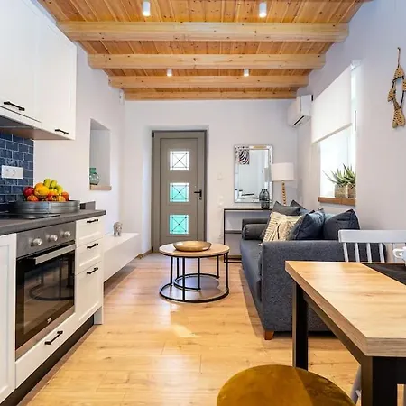 Semesterbostad Nona's Dorf Haus In