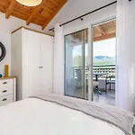 Σπίτι διακοπών Nona's Dorf Haus In Λιαπάδες