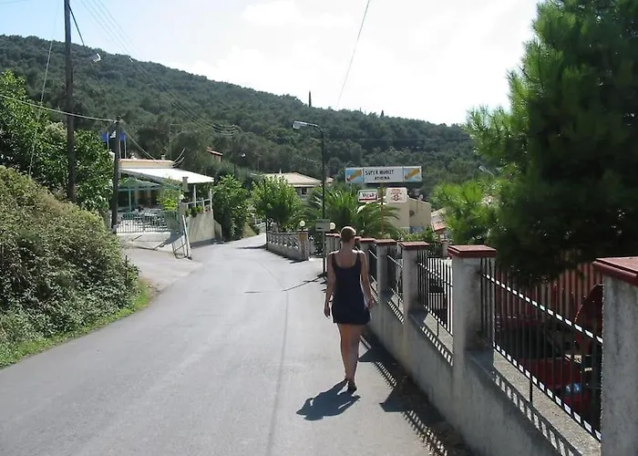 度假居 Nona's Dorf Haus In *