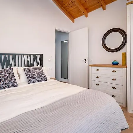 Nona's Dorf Haus In Liapades