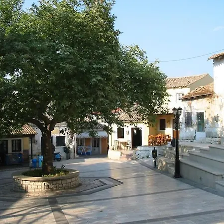 Nona's Dorf Haus In Nyaraló